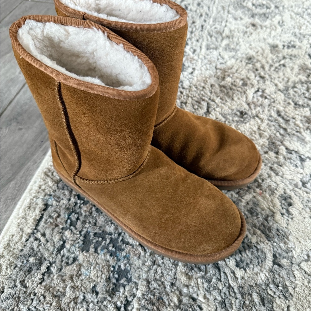 Koolaburra Brown Suede Boots with Cream Lining